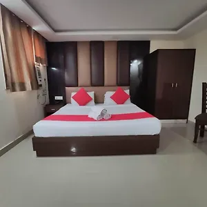 Lite Near Igi Airport 4*, Нью-Дели Индия