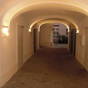 Living Center Viena